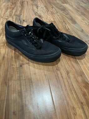 Vans Men's Black Low-Top Skate Canvas Sneakers - Casual Lace-Up Shoes